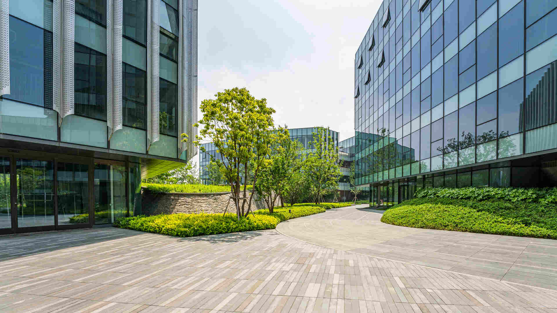 Modern office area park (1)